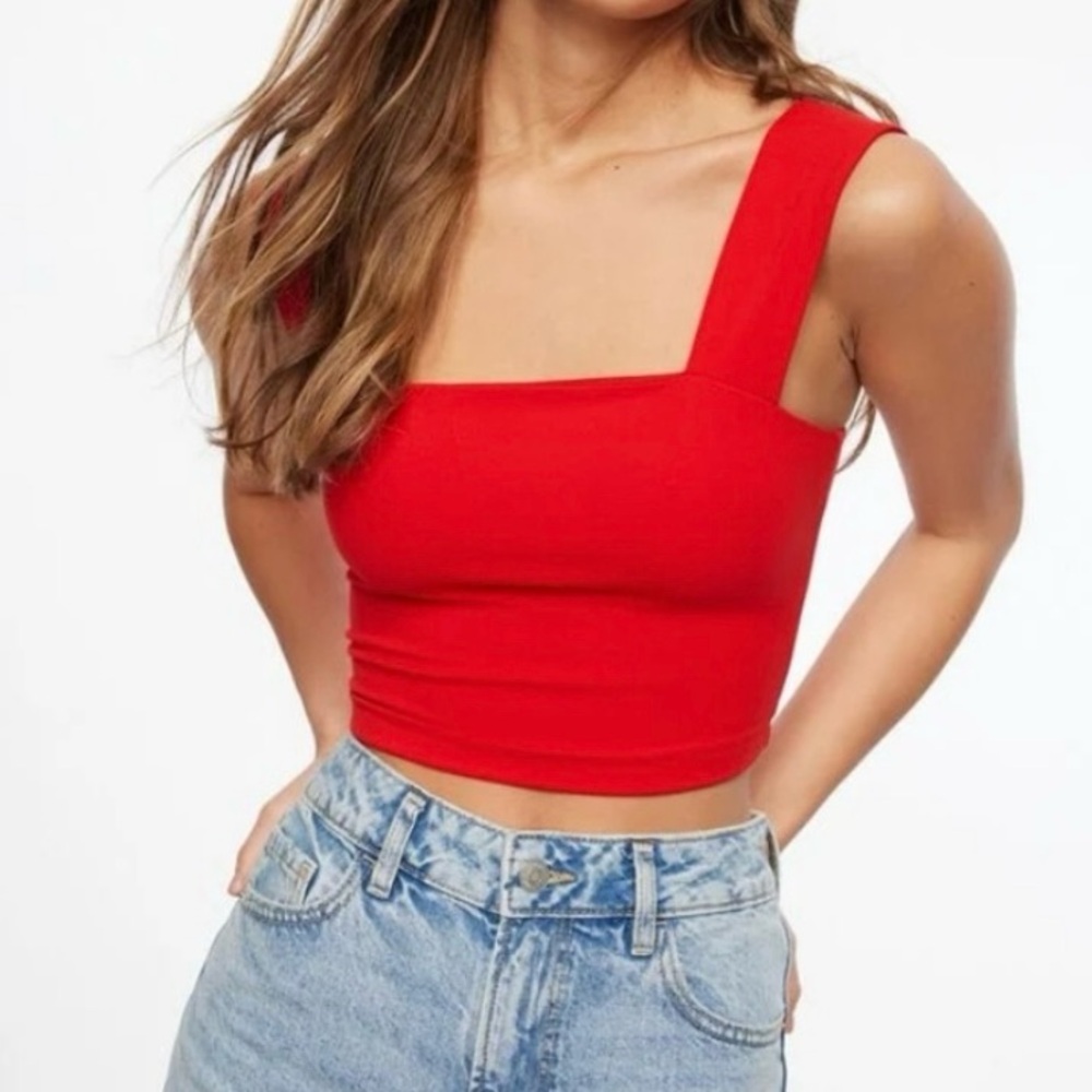 Red Lota Sculpt Dynamite Crop Top - small